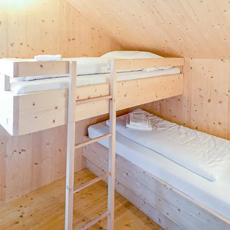 Three-bedroom Holiday In St.georgen A.kreischb. *